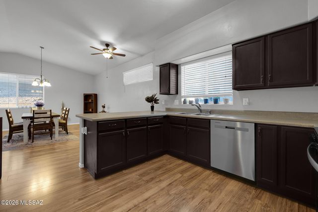 504 W Spearhead Road, Tucson, AZ 85737