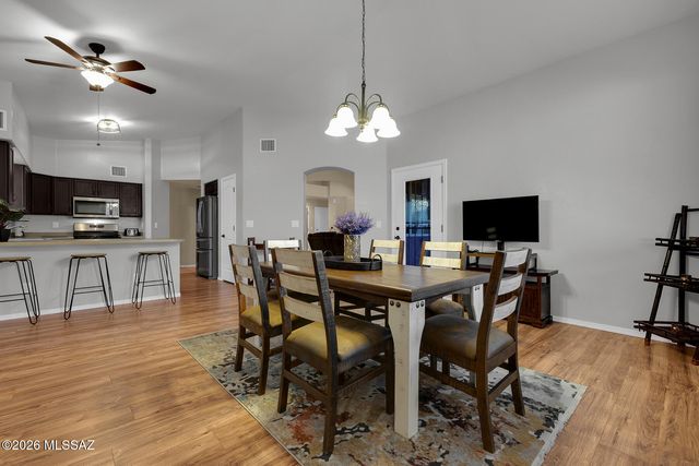 504 W Spearhead Road, Tucson, AZ 85737