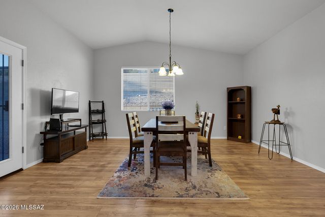 504 W Spearhead Road, Tucson, AZ 85737