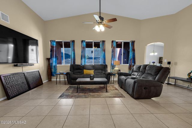 504 W Spearhead Road, Tucson, AZ 85737