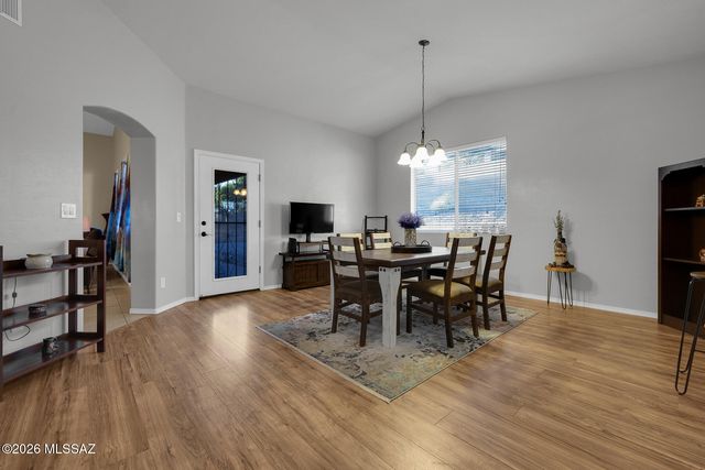 504 W Spearhead Road, Tucson, AZ 85737