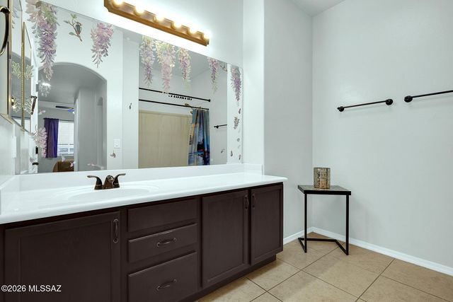 504 W Spearhead Road, Tucson, AZ 85737