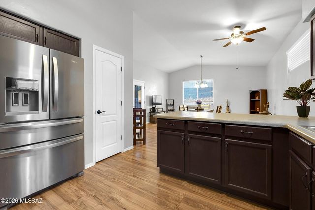 504 W Spearhead Road, Tucson, AZ 85737