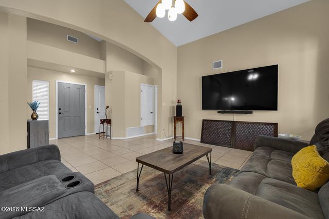 504 W Spearhead Road, Tucson, AZ 85737