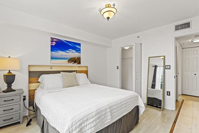 1801 N Flagler Drive 721, West Palm Beach, FL 33407