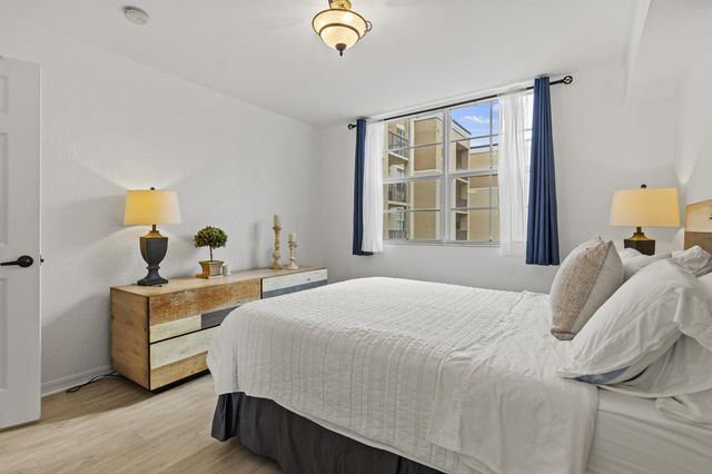 1801 N Flagler Drive 721, West Palm Beach, FL 33407