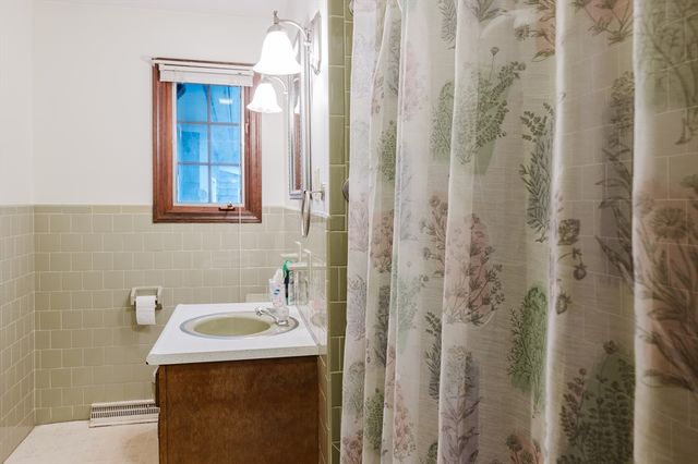 295 Commonwealth Ave, New Bedford, MA 02740