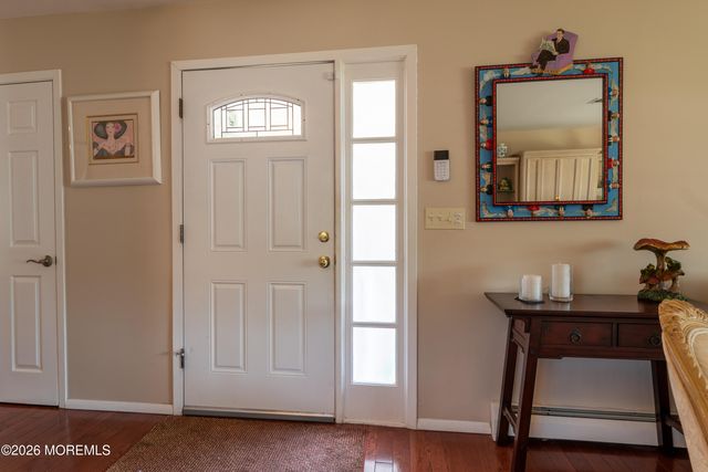 6 Carrazal Court, Toms River, NJ 08757