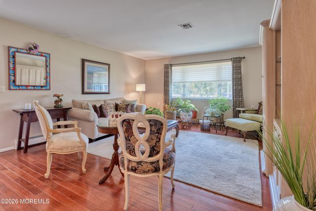 6 Carrazal Court, Toms River, NJ 08757