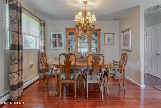 6 Carrazal Court, Toms River, NJ 08757