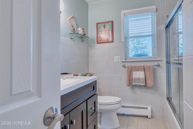 6 Carrazal Court, Toms River, NJ 08757
