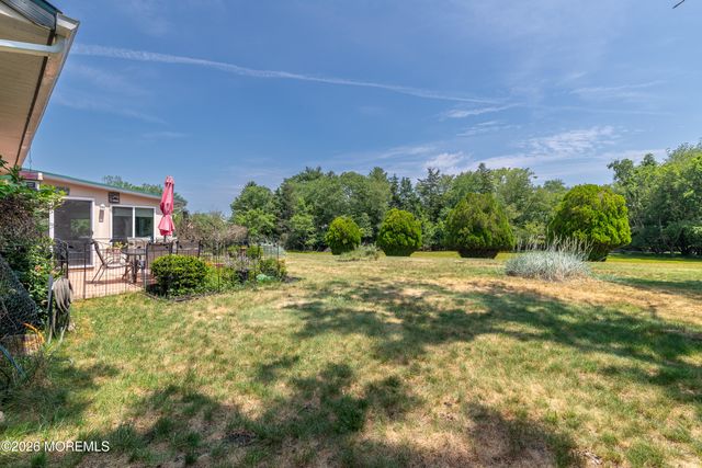 6 Carrazal Court, Toms River, NJ 08757
