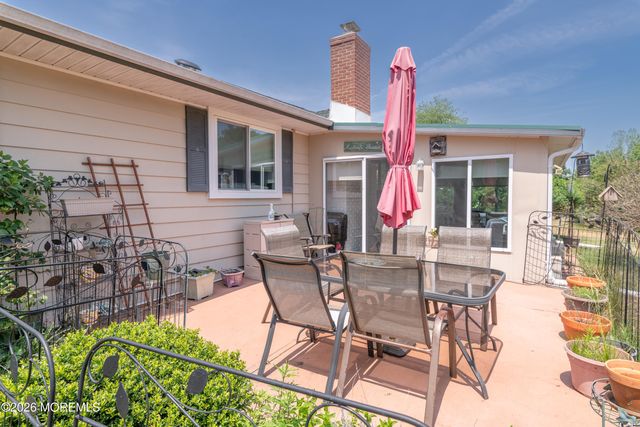 6 Carrazal Court, Toms River, NJ 08757