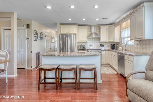 6 Carrazal Court, Toms River, NJ 08757