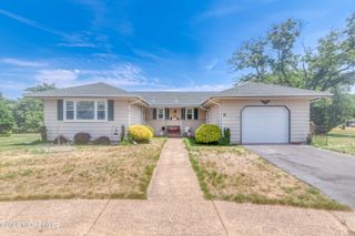 6 Carrazal Court, Toms River, NJ 08757