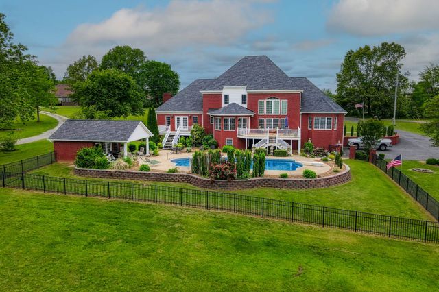 2025 Grandview Dr, Greenbrier, TN 37073