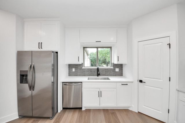 5630 Dolores Street, Houston, TX 77057