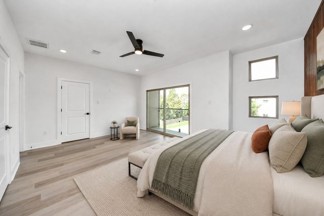 5630 Dolores Street, Houston, TX 77057