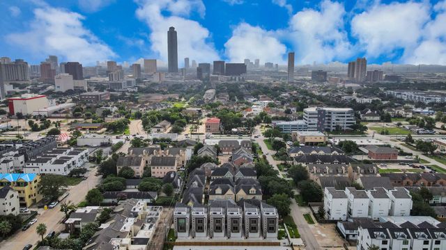 5630 Dolores Street, Houston, TX 77057