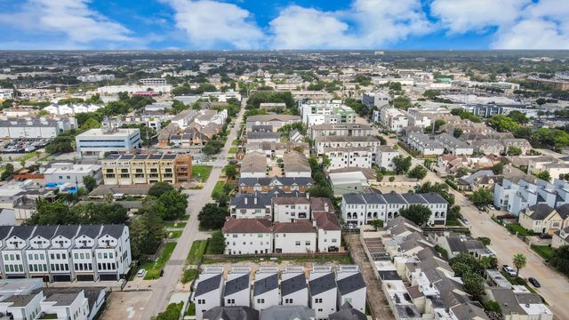 5630 Dolores Street, Houston, TX 77057