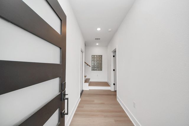 5630 Dolores Street, Houston, TX 77057