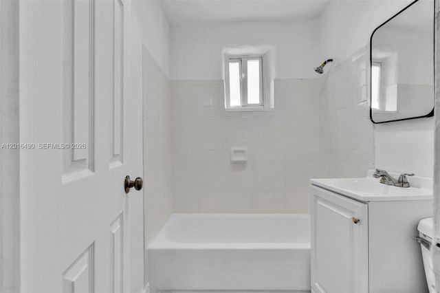 2140 NW 29th Street, Oakland Park, FL 33311
