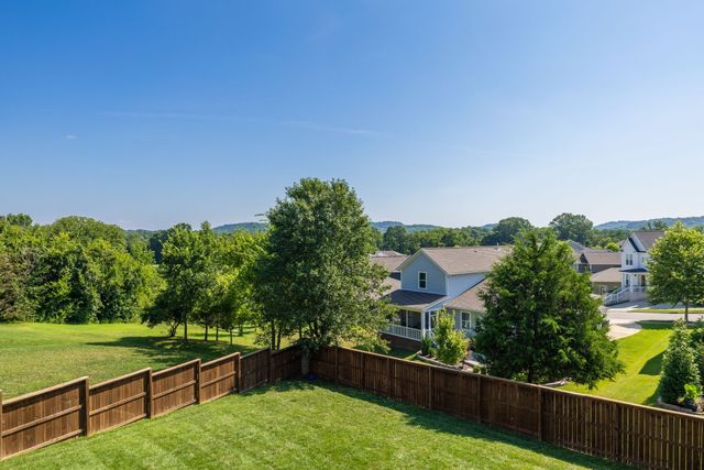 2273 Maytown Cir, Thompsons Station, TN 37179