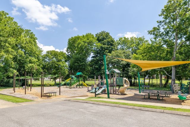 2273 Maytown Cir, Thompsons Station, TN 37179