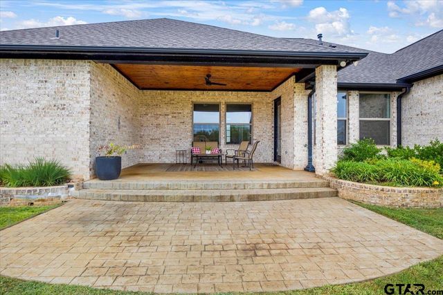 206 Serenity Drive, Bullard, TX 75757