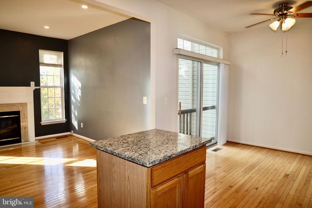 15822 BOBOLINK DR, Woodbridge, VA 22191