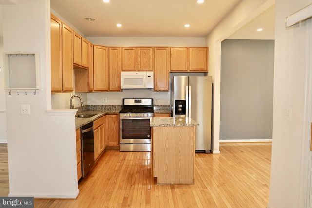 15822 BOBOLINK DR, Woodbridge, VA 22191