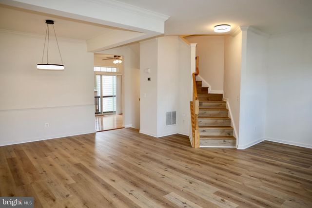 15822 BOBOLINK DR, Woodbridge, VA 22191