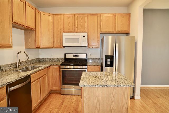 15822 BOBOLINK DR, Woodbridge, VA 22191