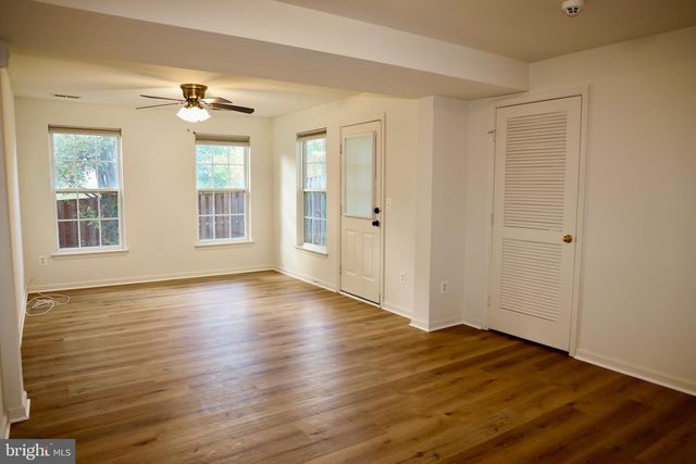 15822 BOBOLINK DR, Woodbridge, VA 22191