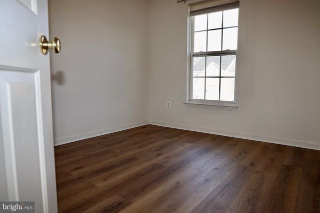 15822 BOBOLINK DR, Woodbridge, VA 22191