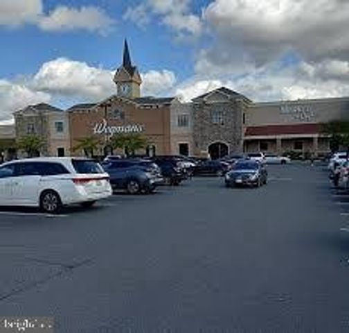 15822 BOBOLINK DR, Woodbridge, VA 22191