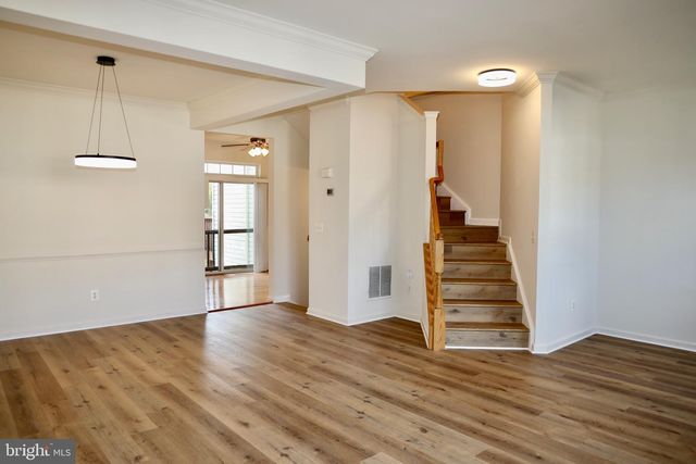 15822 BOBOLINK DR, Woodbridge, VA 22191