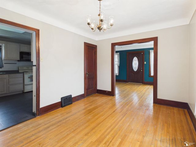 823 Michigan Avenue, Monroe, MI 48162