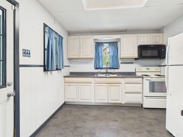 823 Michigan Avenue, Monroe, MI 48162