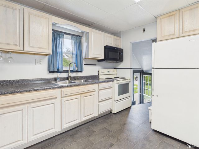823 Michigan Avenue, Monroe, MI 48162