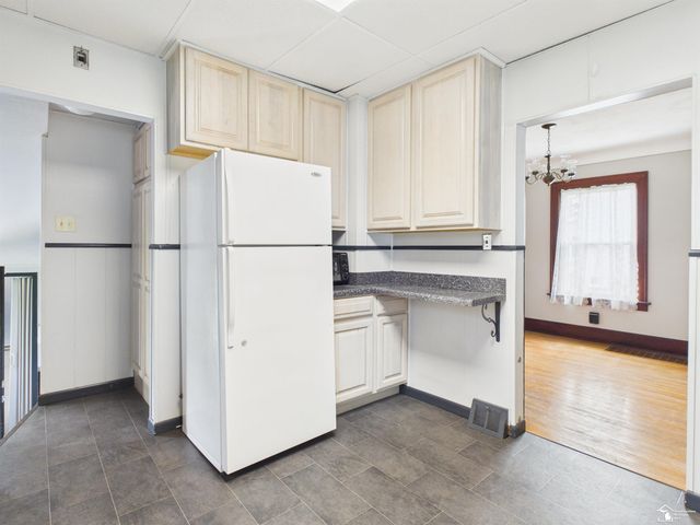 823 Michigan Avenue, Monroe, MI 48162