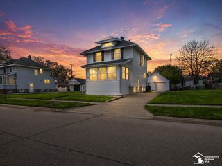 823 Michigan Avenue, Monroe, MI 48162