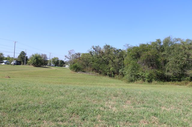 539 Dover Rd, Clarksville, TN 37042