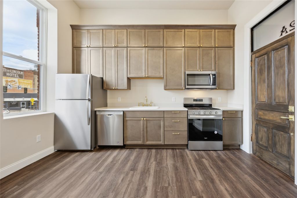 140 W Park Street, Butte, MT 59701 photo 25