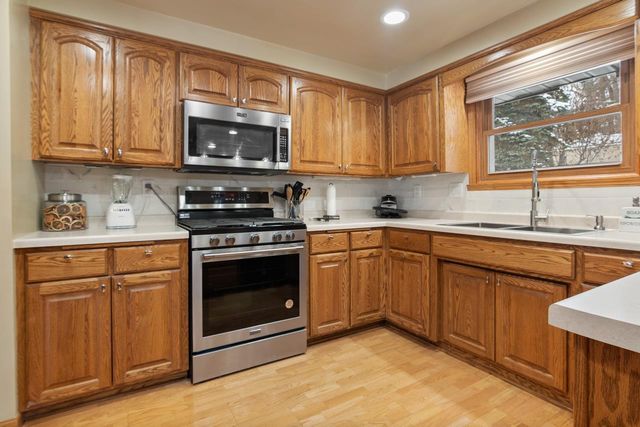 250 MICHELLE COURT, Green Bay, WI 54302