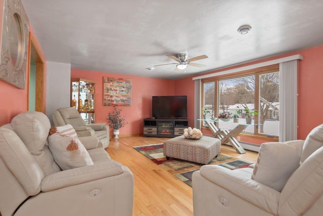 250 MICHELLE COURT, Green Bay, WI 54302