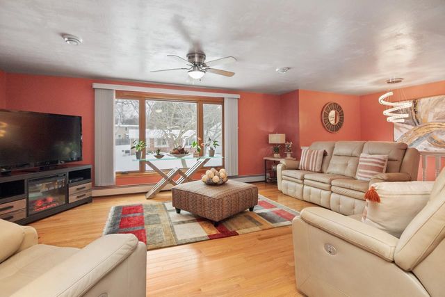 250 MICHELLE COURT, Green Bay, WI 54302