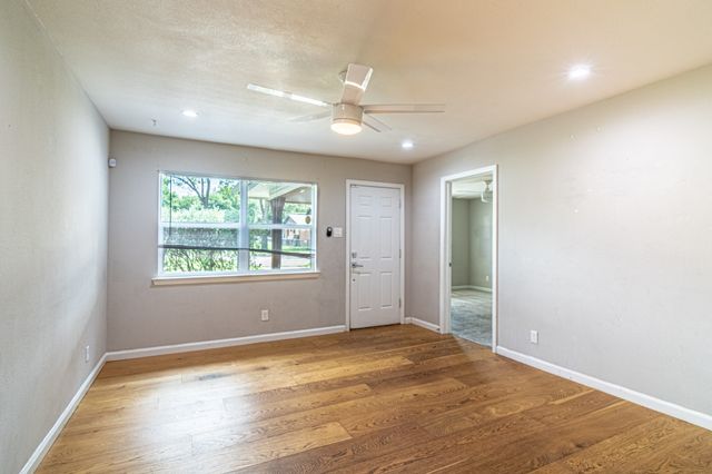 4447 Moler Street, Dallas, TX 75211