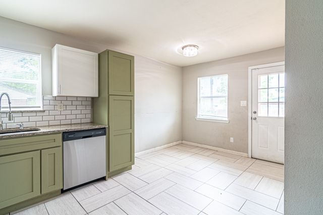 4447 Moler Street, Dallas, TX 75211