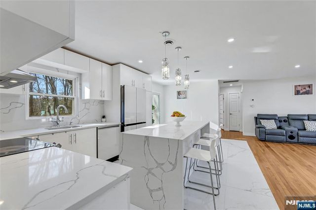 745 Washington Avenue, Twp Of Washington, NJ 07676